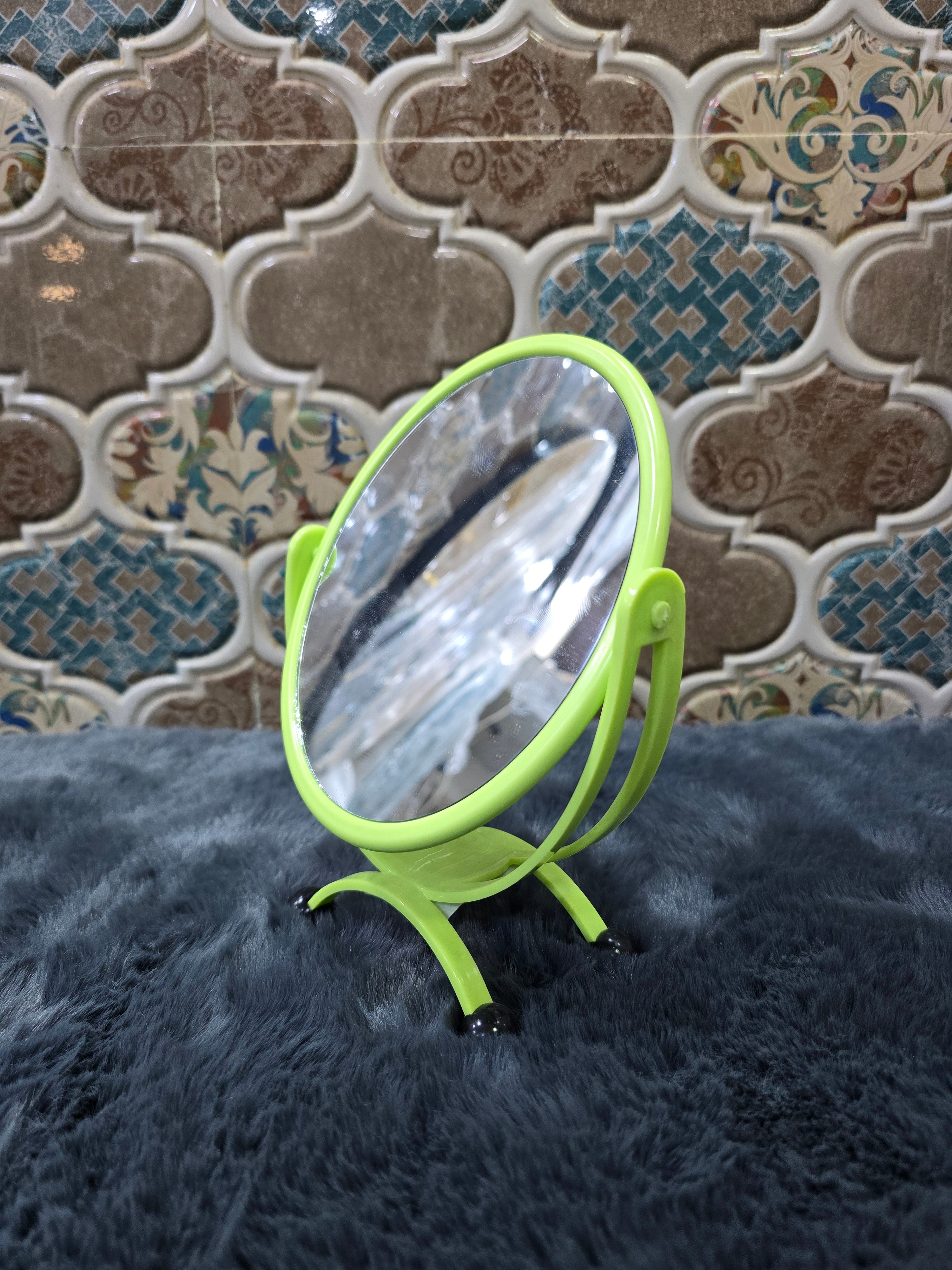 TABLETOP MAKEUP MIRROR