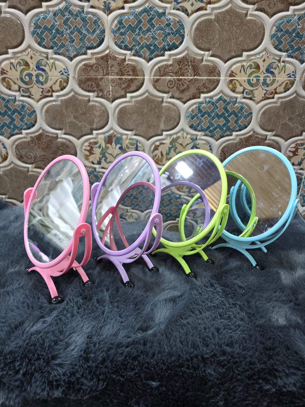 TABLETOP MAKEUP MIRROR